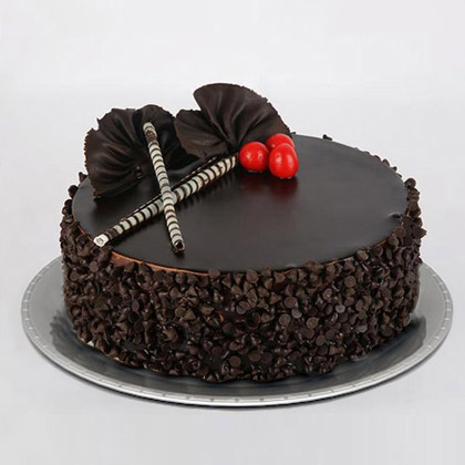 1 Kg Square Chocolate Chocochips Cake - FARIDABAD GIFT SHOP